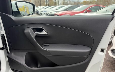 Volkswagen Polo VI (EU Market), 2017 год, 990 000 рублей, 19 фотография