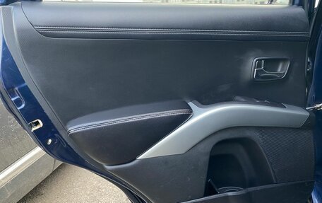 Mitsubishi Outlander III рестайлинг 3, 2011 год, 1 260 000 рублей, 16 фотография