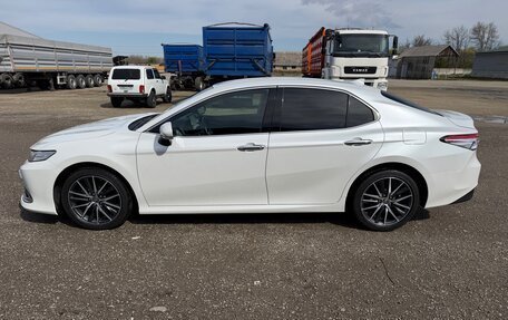 Toyota Camry, 2021 год, 3 500 000 рублей, 2 фотография