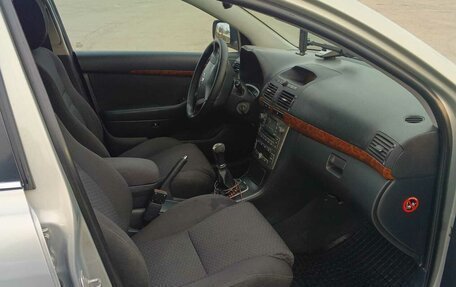 Toyota Avensis III рестайлинг, 2006 год, 700 000 рублей, 9 фотография