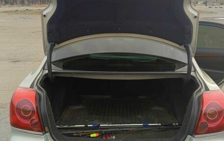 Toyota Avensis III рестайлинг, 2006 год, 700 000 рублей, 10 фотография