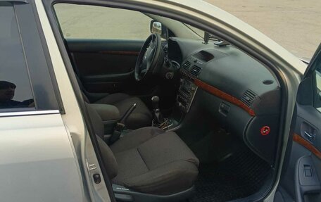 Toyota Avensis III рестайлинг, 2006 год, 700 000 рублей, 8 фотография