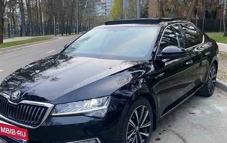 Skoda Superb III рестайлинг, 2025 год, 4 300 000 рублей, 2 фотография