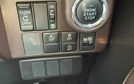 Toyota Roomy I, 2018 год, 850 000 рублей, 16 фотография