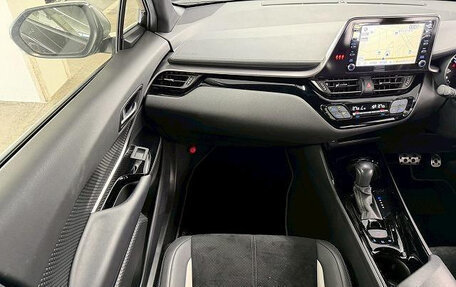 Toyota C-HR I рестайлинг, 2019 год, 1 650 000 рублей, 18 фотография