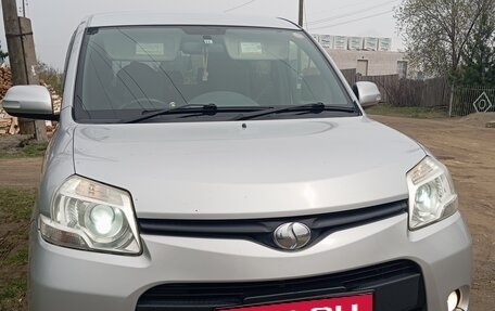 Toyota Sienta I, 2011 год, 950 000 рублей, 1 фотография