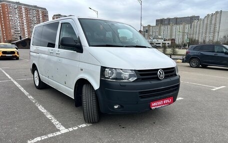 Volkswagen Caravelle T5, 2013 год, 1 400 000 рублей, 1 фотография
