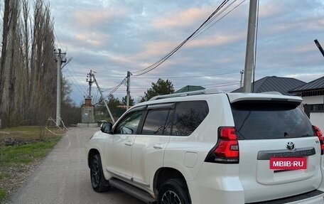 Toyota Land Cruiser Prado 150 рестайлинг 2, 2021 год, 5 990 000 рублей, 3 фотография