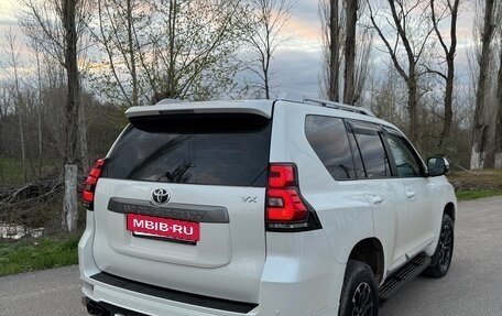 Toyota Land Cruiser Prado 150 рестайлинг 2, 2021 год, 5 990 000 рублей, 5 фотография