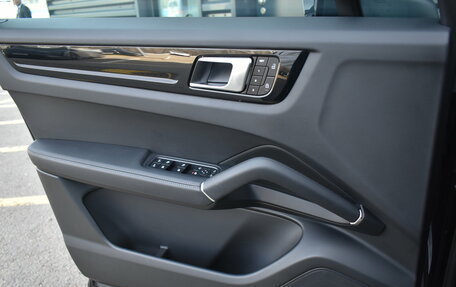 Porsche Cayenne III, 2023 год, 10 630 000 рублей, 9 фотография