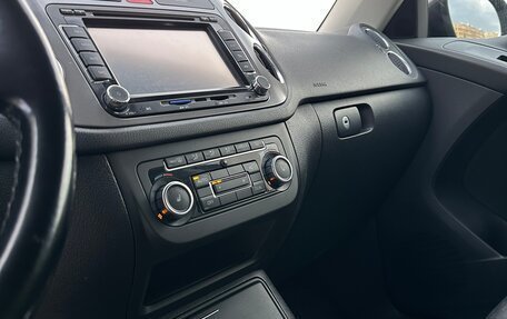 Volkswagen Tiguan I, 2010 год, 1 049 000 рублей, 16 фотография