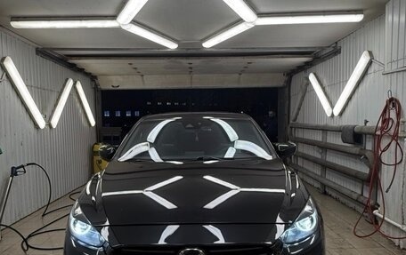 Mazda 3, 2018 год, 1 960 000 рублей, 2 фотография