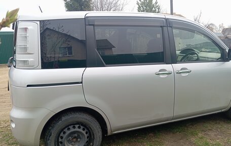 Toyota Sienta I, 2011 год, 950 000 рублей, 5 фотография