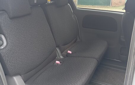 Toyota Sienta I, 2011 год, 950 000 рублей, 6 фотография