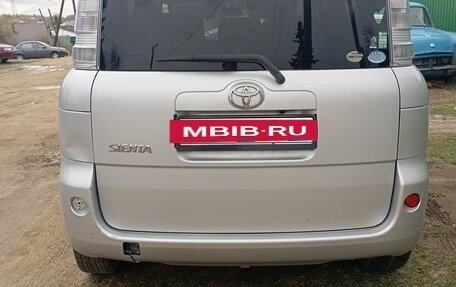 Toyota Sienta I, 2011 год, 950 000 рублей, 4 фотография