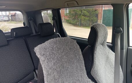 Toyota Sienta I, 2011 год, 950 000 рублей, 10 фотография