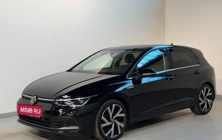 Volkswagen Golf VIII, 2023 год, 2 620 000 рублей, 2 фотография