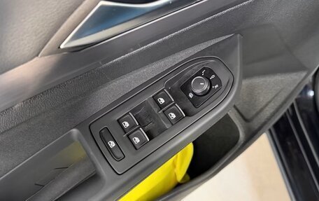 Volkswagen Golf VIII, 2023 год, 2 620 000 рублей, 26 фотография