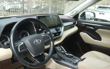 Toyota Highlander, 2021 год, 5 700 000 рублей, 5 фотография