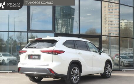 Toyota Highlander, 2021 год, 5 700 000 рублей, 3 фотография