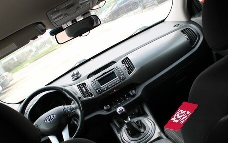 KIA Sportage III, 2011 год, 999 000 рублей, 24 фотография