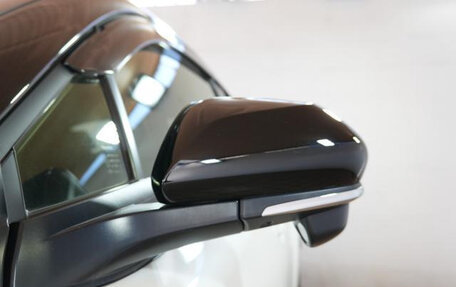 Toyota C-HR I рестайлинг, 2019 год, 1 600 000 рублей, 11 фотография