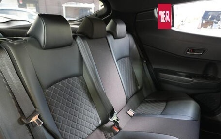 Toyota C-HR I рестайлинг, 2019 год, 1 600 000 рублей, 20 фотография