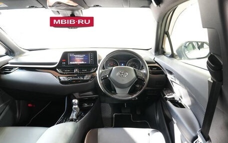 Toyota C-HR I рестайлинг, 2019 год, 1 600 000 рублей, 14 фотография