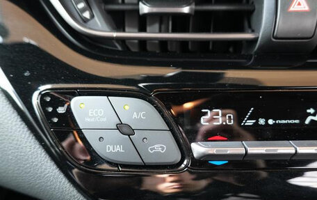 Toyota C-HR I рестайлинг, 2019 год, 1 600 000 рублей, 32 фотография