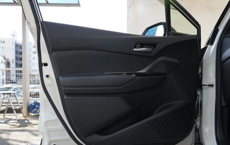 Toyota C-HR I рестайлинг, 2019 год, 1 600 000 рублей, 38 фотография