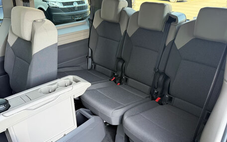 Volkswagen Multivan, 2023 год, 4 750 000 рублей, 22 фотография