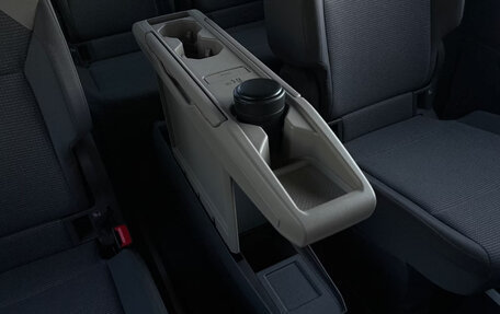 Volkswagen Multivan, 2023 год, 4 750 000 рублей, 25 фотография