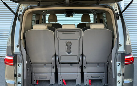 Volkswagen Multivan, 2023 год, 4 750 000 рублей, 24 фотография