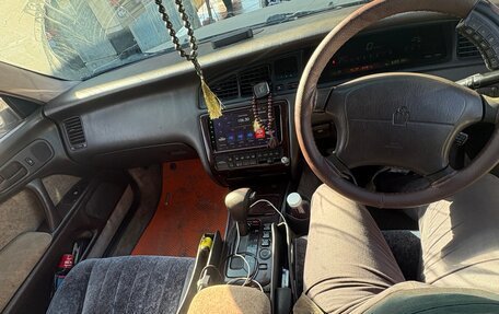 Toyota Crown Majesta, 1994 год, 600 000 рублей, 24 фотография