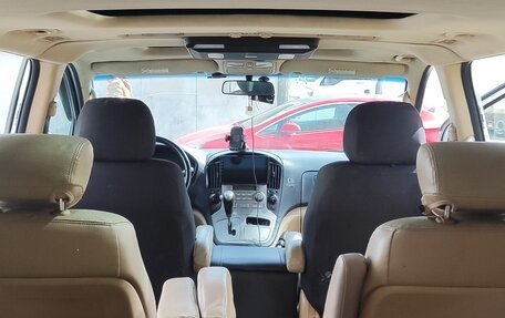 Hyundai Grand Starex Grand Starex I рестайлинг 2, 2008 год, 1 000 000 рублей, 17 фотография