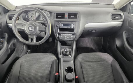 Volkswagen Jetta VI, 2012 год, 875 000 рублей, 21 фотография