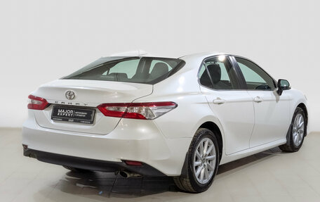 Toyota Camry, 2021 год, 2 750 000 рублей, 5 фотография