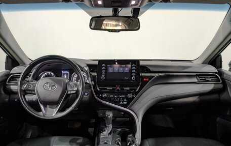 Toyota Camry, 2021 год, 2 750 000 рублей, 14 фотография