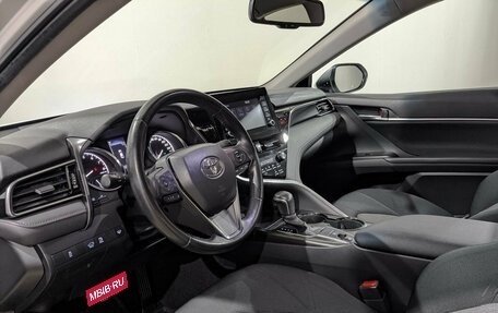 Toyota Camry, 2021 год, 2 750 000 рублей, 15 фотография