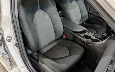 Toyota Camry, 2021 год, 2 750 000 рублей, 24 фотография