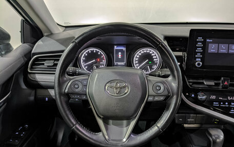 Toyota Camry, 2021 год, 2 750 000 рублей, 22 фотография