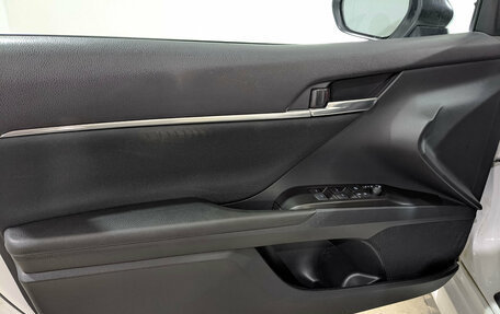 Toyota Camry, 2021 год, 2 750 000 рублей, 19 фотография