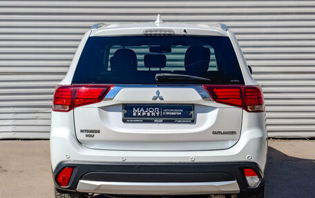 Mitsubishi Outlander III рестайлинг 3, 2017 год, 2 250 000 рублей, 6 фотография