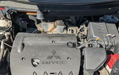 Mitsubishi Outlander III рестайлинг 3, 2017 год, 2 250 000 рублей, 9 фотография