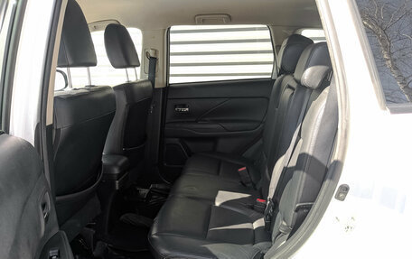 Mitsubishi Outlander III рестайлинг 3, 2017 год, 2 250 000 рублей, 12 фотография