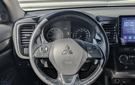 Mitsubishi Outlander III рестайлинг 3, 2017 год, 2 250 000 рублей, 22 фотография