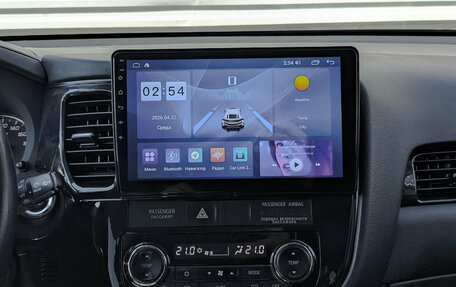 Mitsubishi Outlander III рестайлинг 3, 2017 год, 2 250 000 рублей, 15 фотография