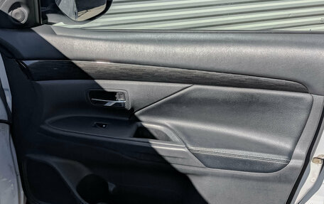 Mitsubishi Outlander III рестайлинг 3, 2017 год, 2 250 000 рублей, 24 фотография