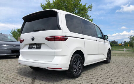 Volkswagen Multivan, 2023 год, 5 450 000 рублей, 4 фотография