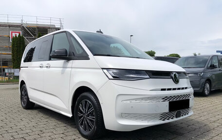 Volkswagen Multivan, 2023 год, 5 450 000 рублей, 2 фотография